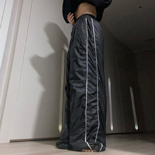 Tight Waist Loose Straight Cargo Pants - Image 4