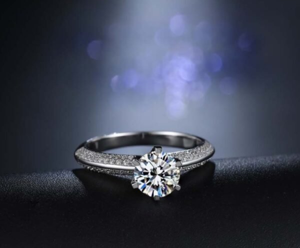 Six-claw paved with diamond luxury ring - Image 3