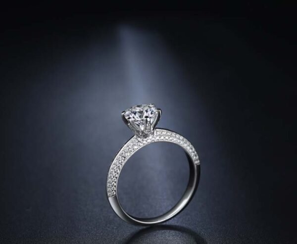 Six-claw paved with diamond luxury ring - Image 2