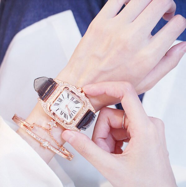 Elegant Square Dial Strap Quartz Watch - Image 7