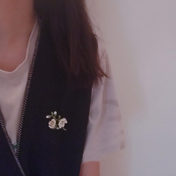 Annie Flower You Are My Heroine, Retro Art And Elegant White Magnolia Brooch Accessories - Image 3