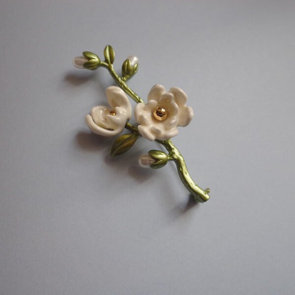 Annie Flower You Are My Heroine, Retro Art And Elegant White Magnolia Brooch Accessories - Image 5