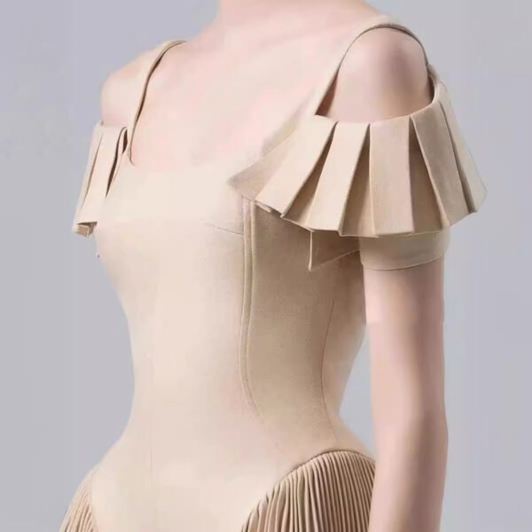 Off-the-shoulder Big U-neck Hem Pleated Large Swing Skirt Mid-length - Image 3