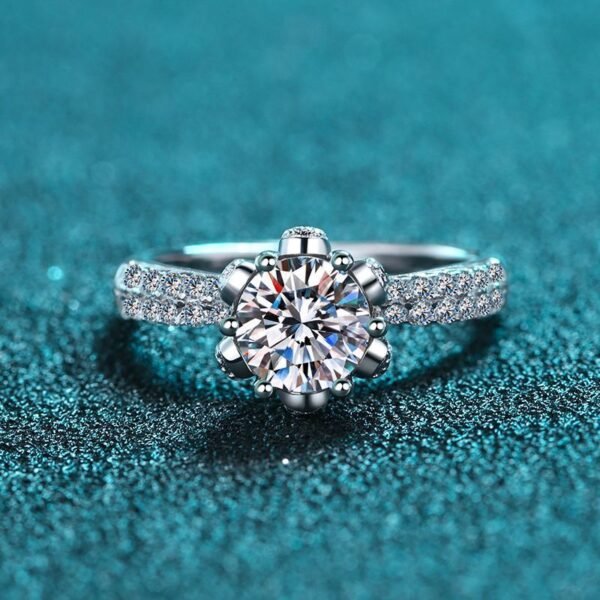 Women's Fashion Sterling Silver Ring - Image 4