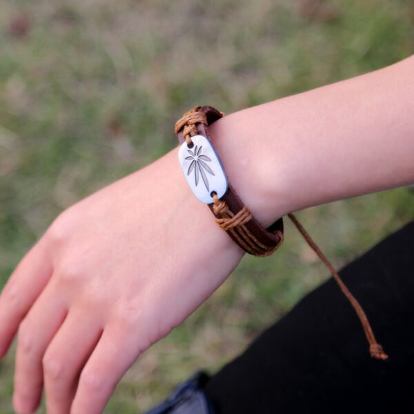 Hand-woven maple leaf leather bracelet - Image 6