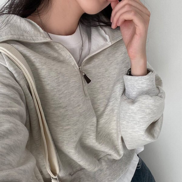 Women's Long-sleeved Solid Color Short Sweater - Image 4