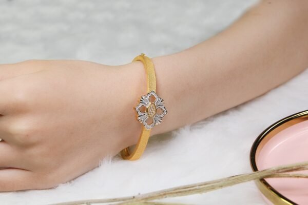 Silver Ornament Light Luxury Custom 925 Gold Single Flower Bracelet - Image 5