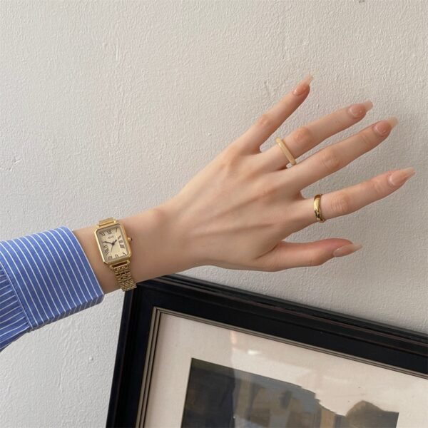 Steel Belt Retro Small Dial Simple Women Quartz Watch - Image 4