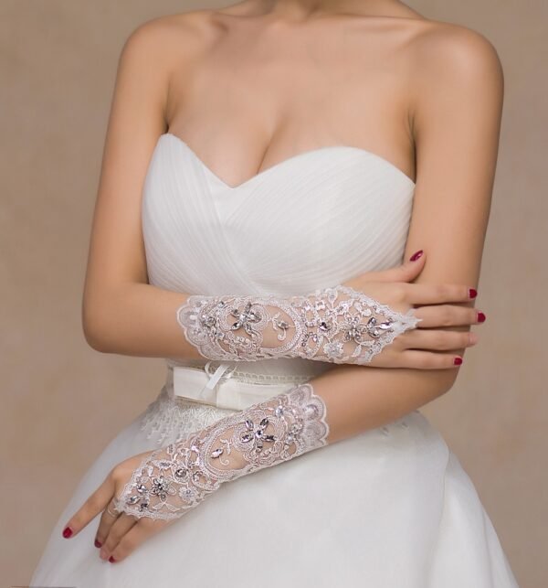 New Bridal Lace Sewing Diamond Wedding Gloves Short Wedding Accessories - Image 2