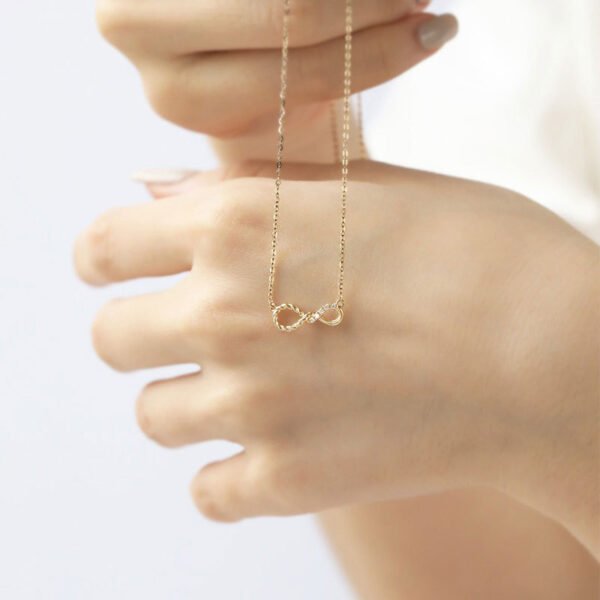 Fashion Versatile Elegant Octagonal Lock Necklace - Image 3