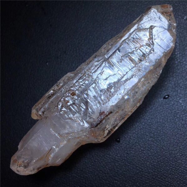 Natural White Crystal Skeleton Hollow Hollow Backbone Rough Stone - Image 3
