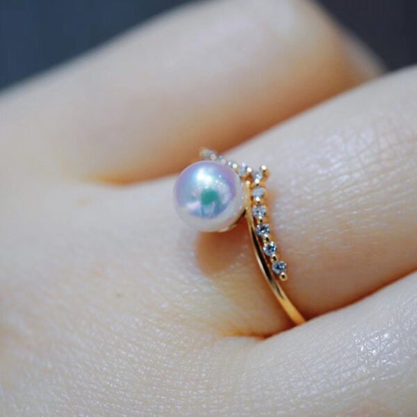 Women's 18k Gold And Diamond V-shaped Fashion Simple Ring - Image 4