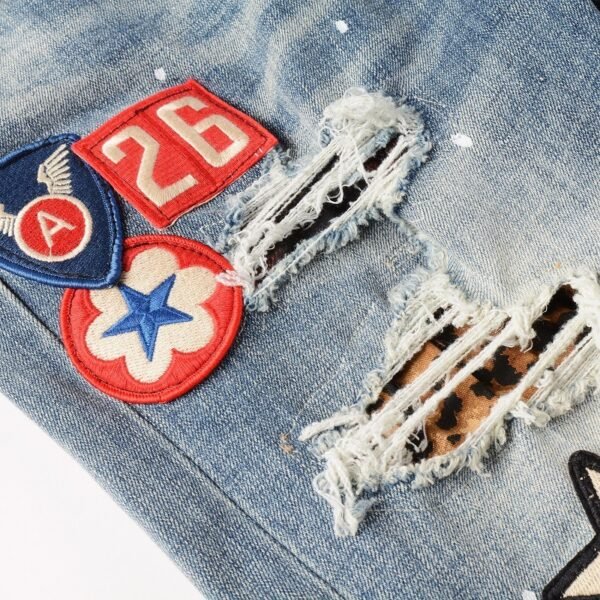 Medal Printed Badge Ripped Jeans Men - Image 3