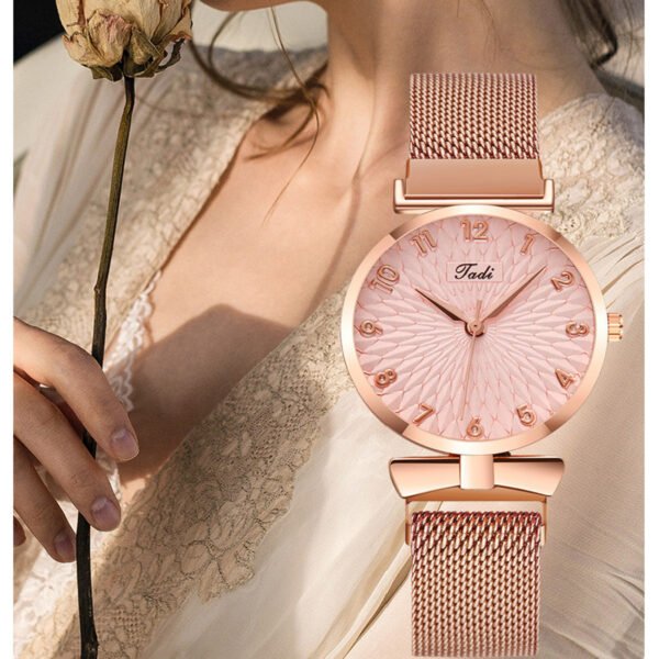 Suit Women's Quartz Watch With Bracelet - Image 2
