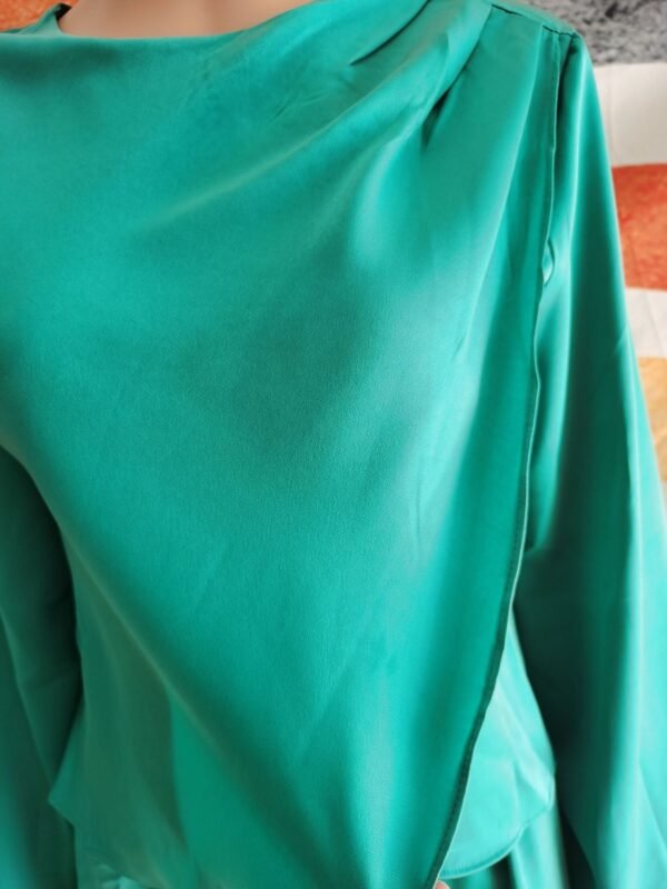 Fashion Puff Sleeve Top Big Hem Skirt Suit - Image 4
