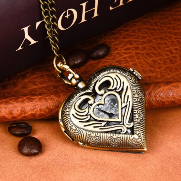 Quartz Watch Retro Hollow Heart-shaped Pocket Watch With Diamond - Image 9