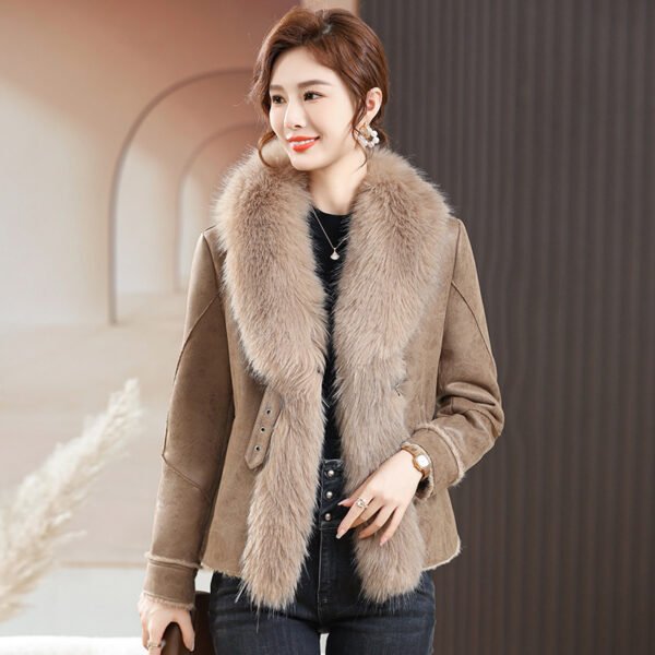 Chic Fur-Trimmed Short Coat – Stylish Winter for Women