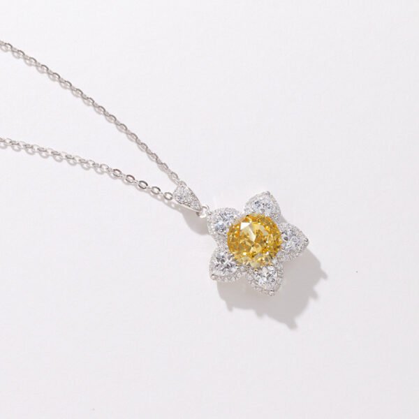 Ice Flower Cut Necklace Light Luxury All-matching Graceful Yellow Diamond Five-pointed Star - Image 3