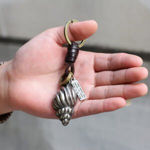 Creative Woven Leather Alloy Conch Keychain