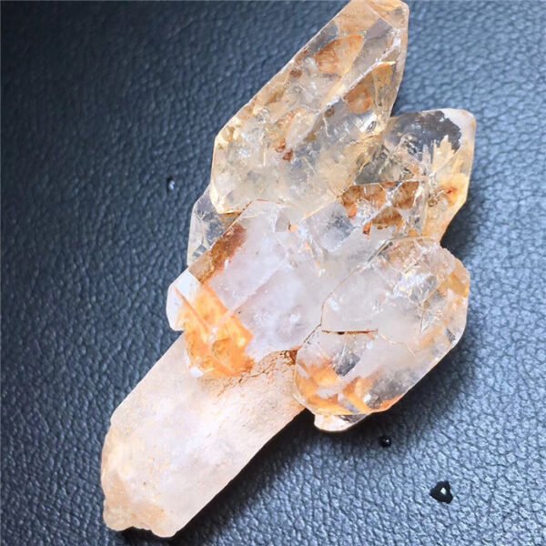 Natural White Crystal Skeleton Hollow Hollow Backbone Rough Stone - Image 4
