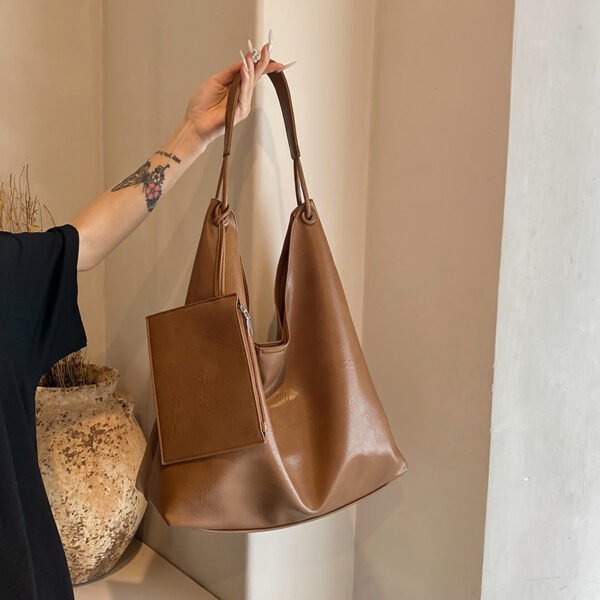 Casual Retro Large Capacity All-matching Western Style Shoulder Bag - Image 2