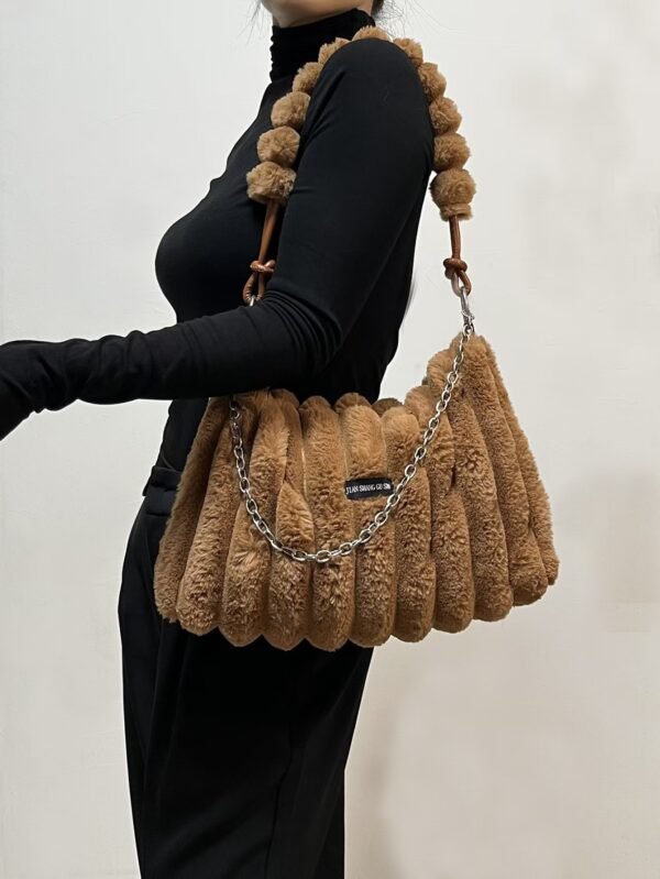 Plush Retro One-shoulder Crossbody Bag - Image 6