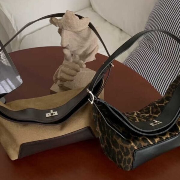 Special-interest Design Leopard Print Hot Girl Retro Canvas Leather Patchwork - Image 2