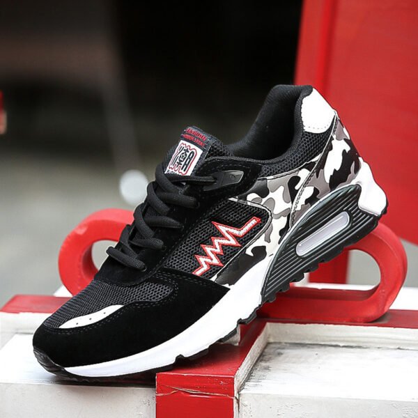 Sports shoes - Image 2
