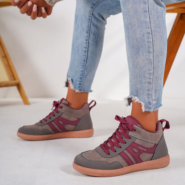 Women's Soft-soled Breathable Flat Round Toe Color-blocking Low-cut Skate Shoes - Image 5