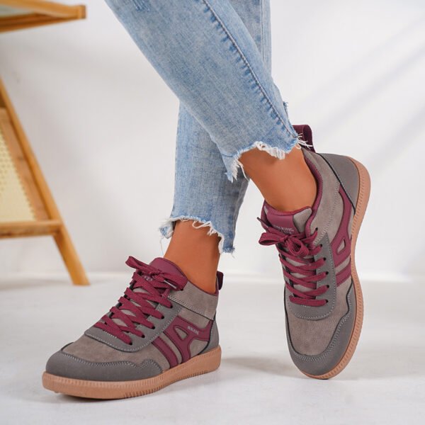 Women's Soft-soled Breathable Flat Round Toe Color-blocking Low-cut Skate Shoes - Image 3