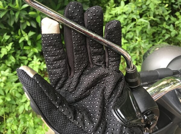 Sports protective gloves - Image 3