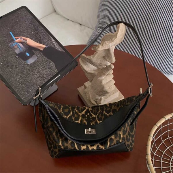 Special-interest Design Leopard Print Hot Girl Retro Canvas Leather Patchwork - Image 6