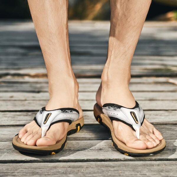 First Layer Cowhide Flip-flops Sandals Men's Daily Outdoor Non-slip Wear-resistant - Image 2