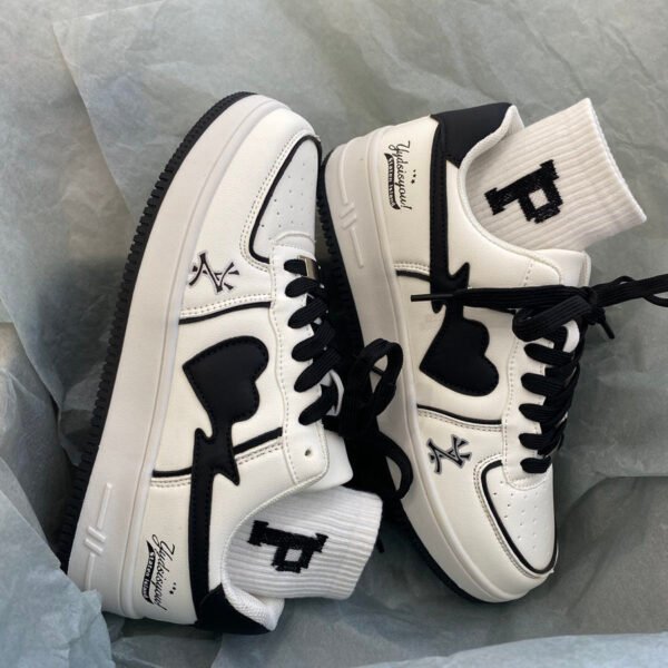 Trendy Love Casual White Shoes Women's Versatile College Lightweight Exercise Board Shoes - Image 3