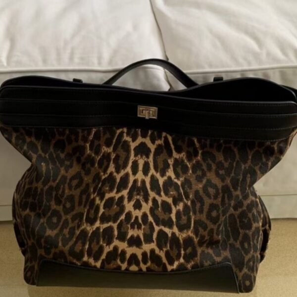 Special-interest Design Leopard Print Hot Girl Retro Canvas Leather Patchwork - Image 3