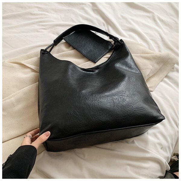 Casual Retro Large Capacity All-matching Western Style Shoulder Bag - Image 6