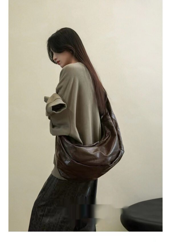 New Niche Oil Wax Leather Shoulder Messenger Bag - Image 3