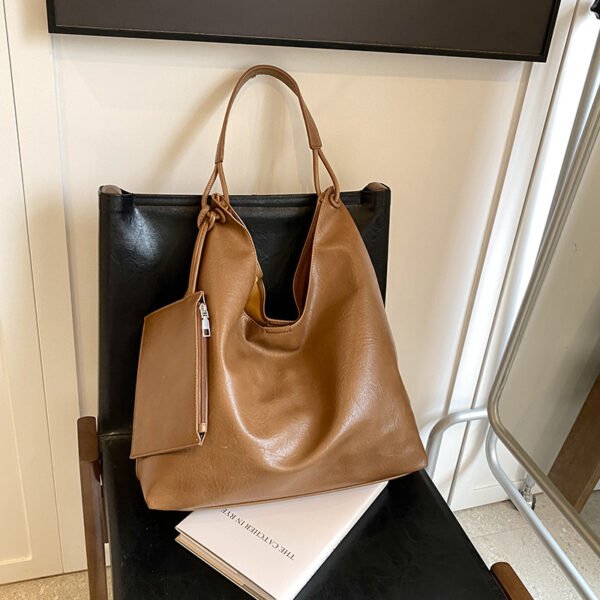 Casual Retro Large Capacity All-matching Western Style Shoulder Bag - Image 3